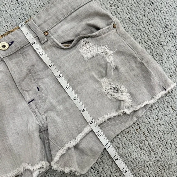 Rich & Skinny Gray Distressed Denim Shorts Size 27 Cutoff Frayed Hem Made in USA - Picture 9 of 10